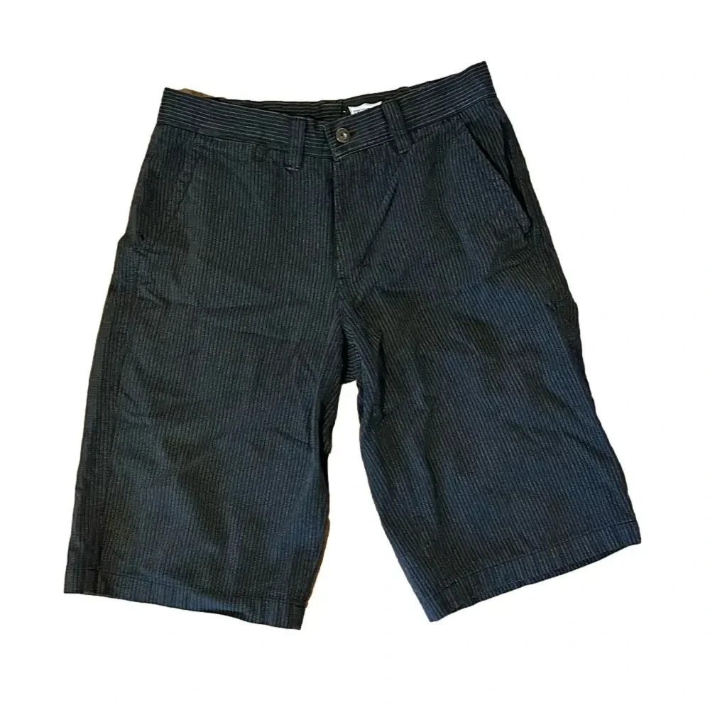 FreeWorld Black Pin Stripe Men’s Shorts Size 28